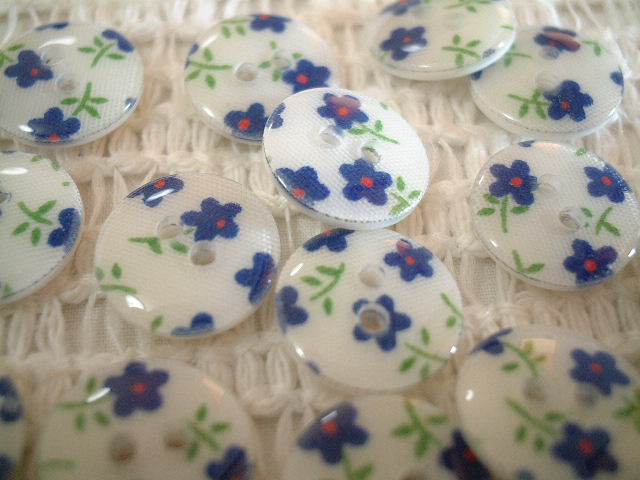 画像1: K16*13mm*青い小花のボタン